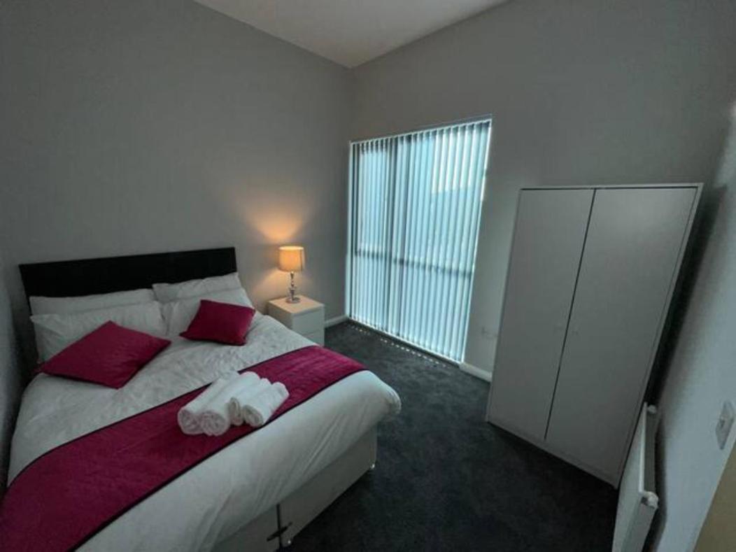 Crystal Home Manchester Extérieur photo