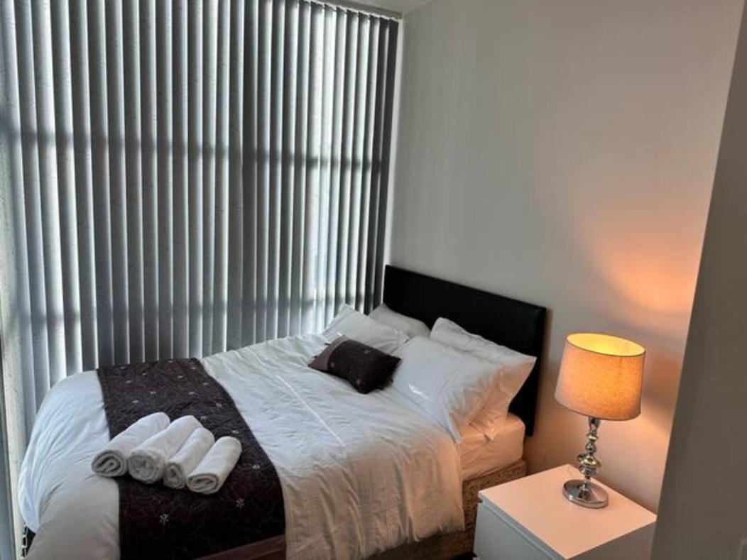 Crystal Home Manchester Extérieur photo