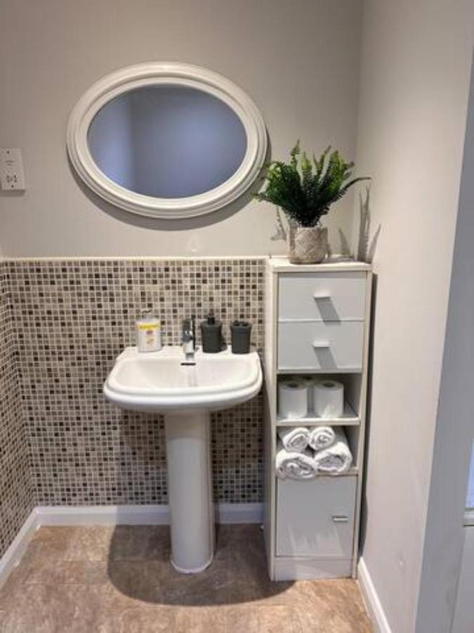 Crystal Home Manchester Extérieur photo