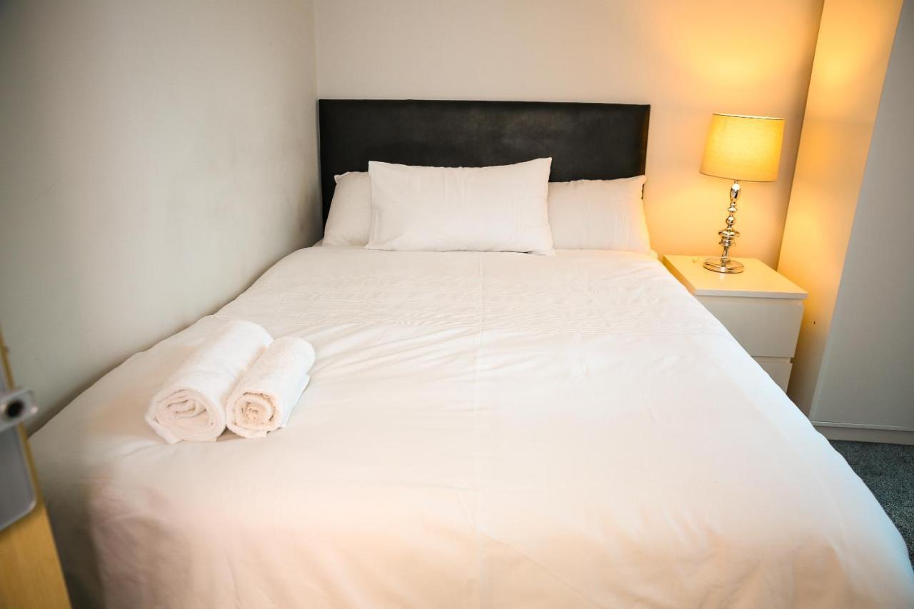 Crystal Home Manchester Extérieur photo